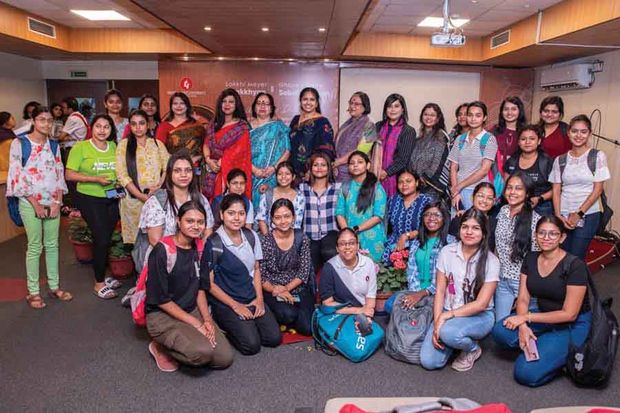 Panellists of Lokkhi Meyer Upakkhyan - Ghore Baire Sobai Sawman pose with students